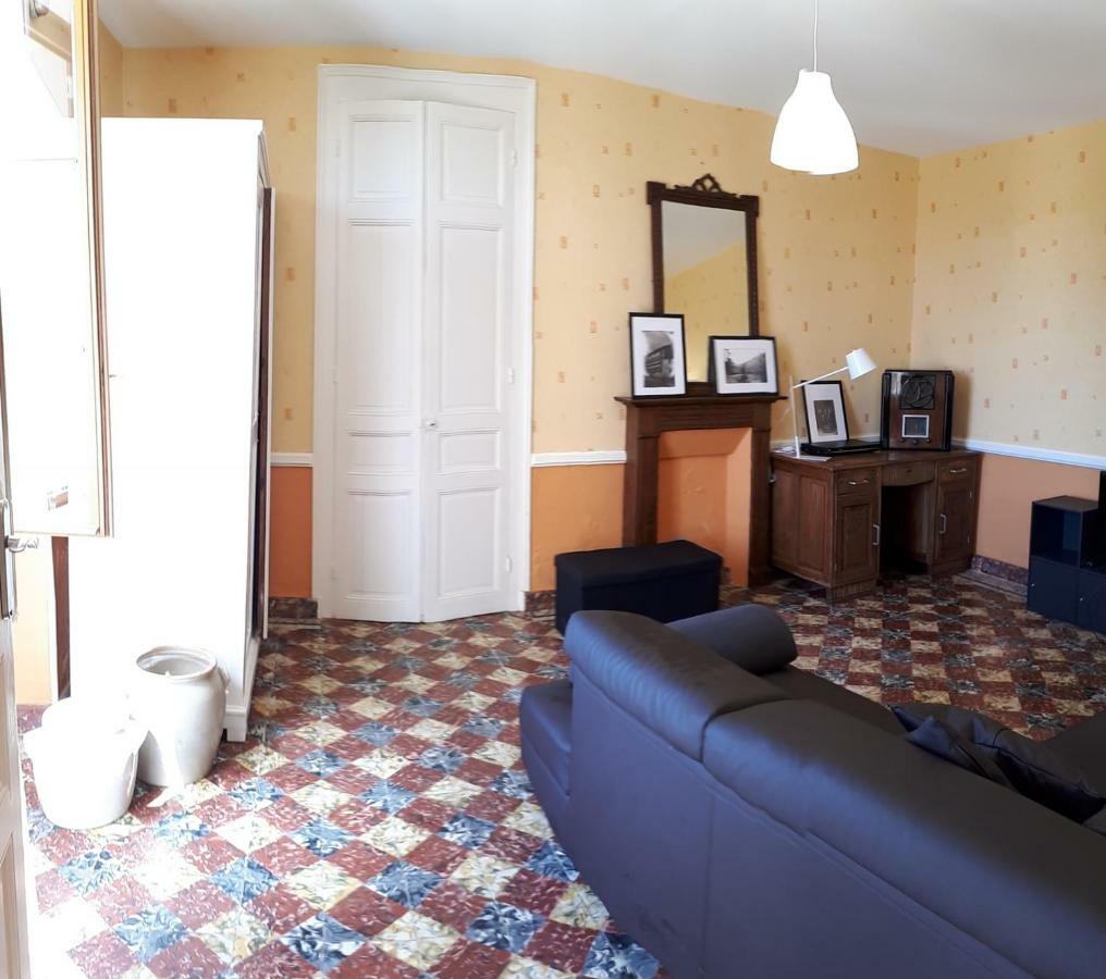 Grand Gite Maison D Alice Auvergne - 15 Personnes Saint-Bonnet-les-Quarts Dış mekan fotoğraf